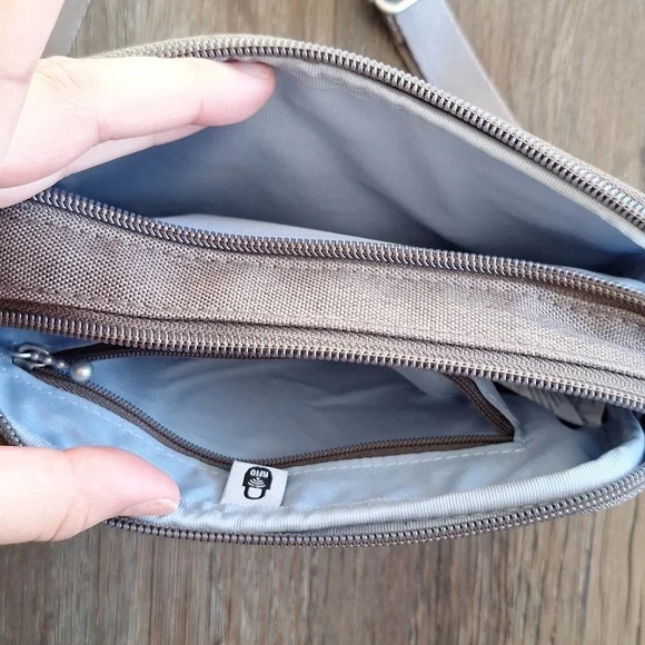 Baggallini Grey Crossbody Purse - Picture 4 of 4